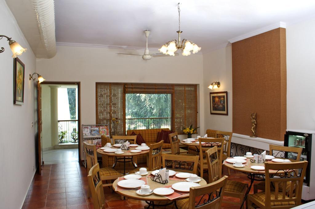 Ahuja Residency Golf Links Hotel New Delhi Exterior photo