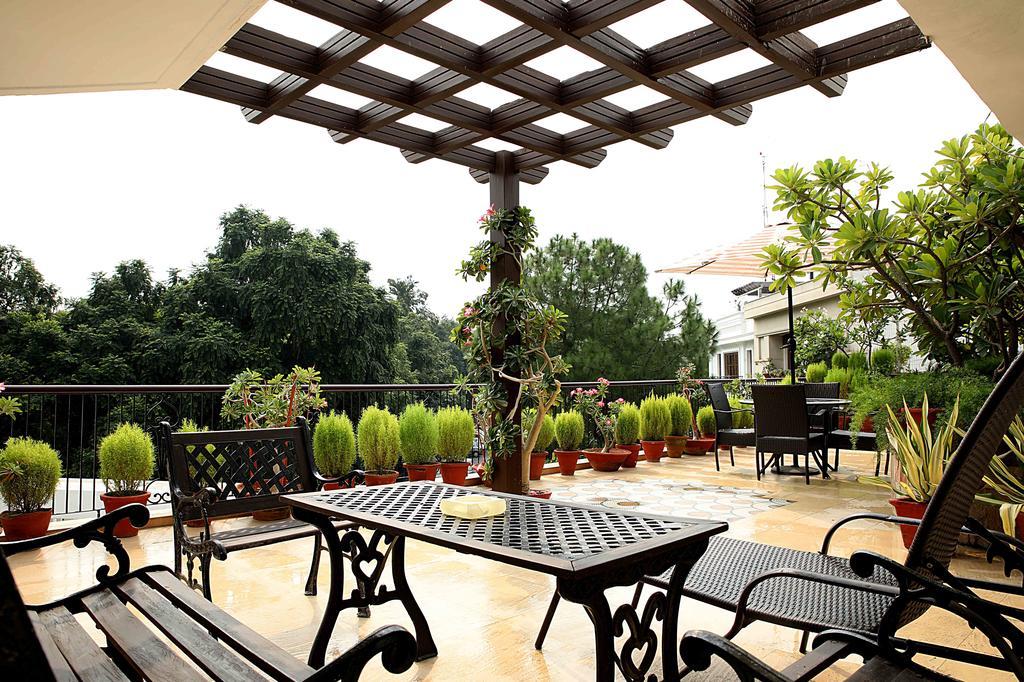 Ahuja Residency Golf Links Hotel New Delhi Exterior photo