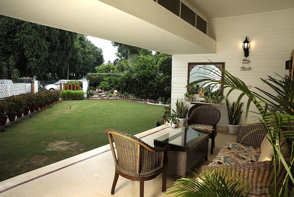 Ahuja Residency Golf Links Hotel New Delhi Exterior photo