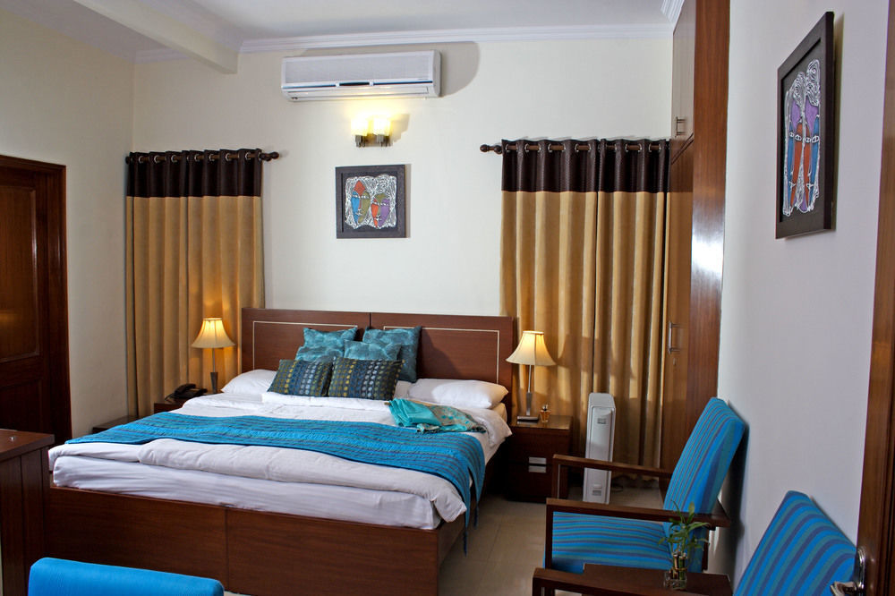 Ahuja Residency Golf Links Hotel New Delhi Exterior photo